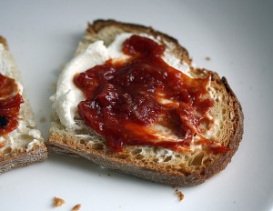 tomato-jam-on-bread